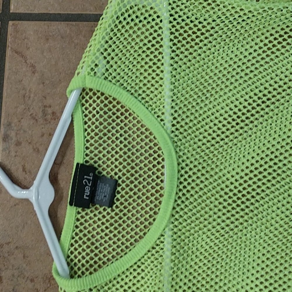 Mesh top - Picture 2 of 2